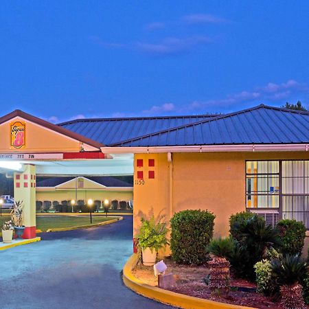 Super 8 By Wyndham Chipley Hotell Exteriör bild